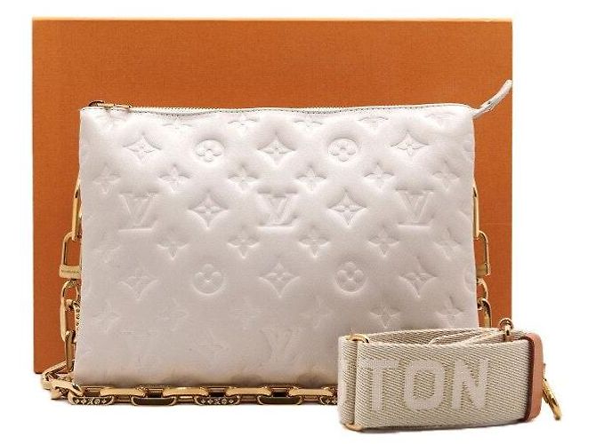 Louis Vuitton Bolsa de Ombro e Tiracolo Coussin PM Cream Monogram Branco