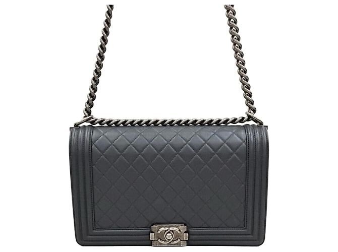 Chanel Borsa Boy Large Classica in vitello Nero