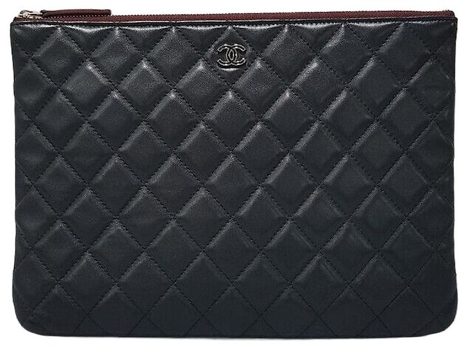 Chanel Borsa a Clutch Classica in Pelle di Agnello Medium Nero