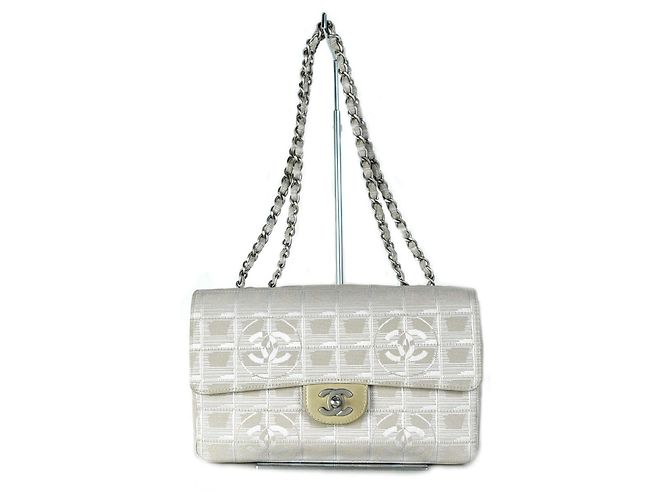 Chanel Bolsa de Ombro com Aba Travel Prata