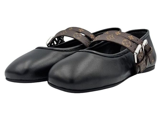 Louis Vuitton Ballet Flats Black