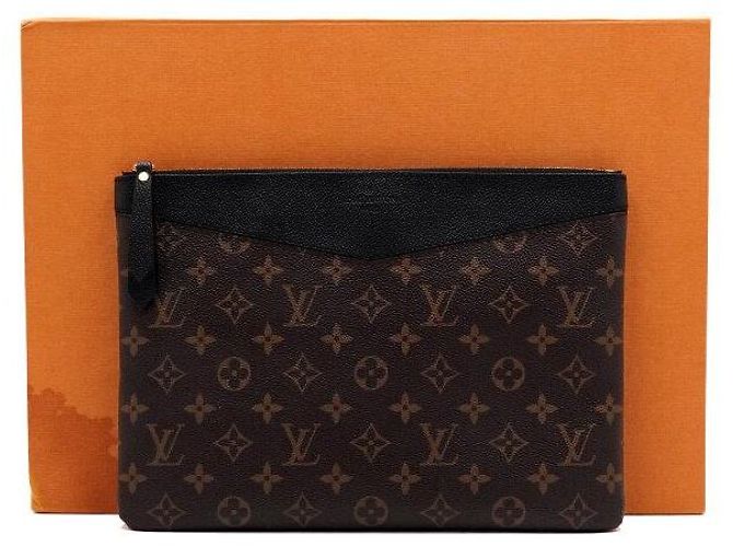 Louis Vuitton Pochette Monogram Daily Pouch Multicolore