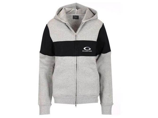 Balenciaga Sweatshirt mit Kapuze und besticktem Logo