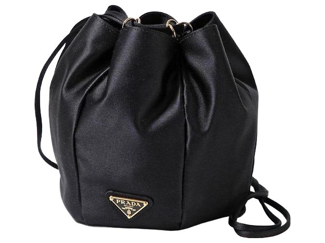Prada Mini borsa bucket in raso Nero 
