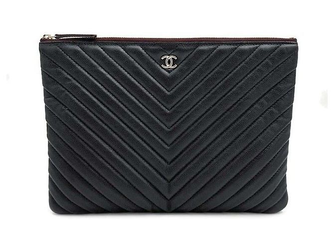 Chanel Clutch Caviar Chevron New Medium Nero