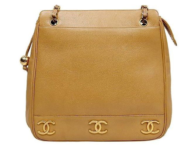 Chanel Bolsa de Ombro Triple CC Chain em couro caviar bege Marrom