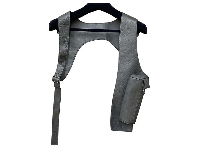 Louis Vuitton Leather Monogram Pocket Layer Gray Braun