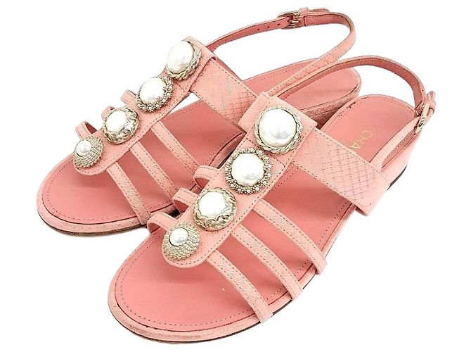Sandali Chanel con perle Rosa