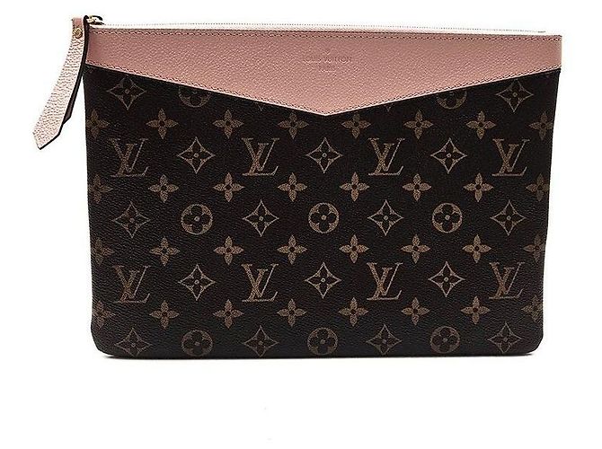 Louis Vuitton Pochette Daily Monogram Multicolore
