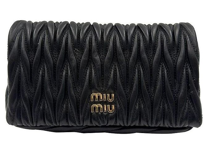 Miu Miu Mini bolsa tiracolo Matelassé com corrente Preto