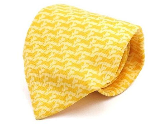 Hermès Cravate en soie jaune