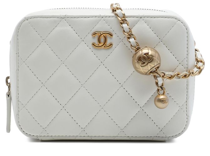 Bolsa Camera Chanel White CC Quilted Lambskin Pearl Crush
