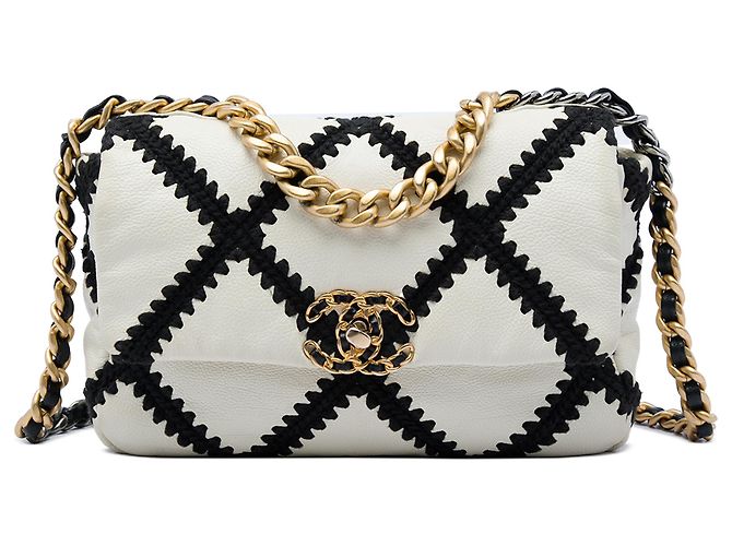 Chanel 19 Flap Medium em couro de bezerro crochet branco