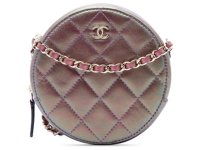 Clutch Redonda Chanel em pele de cordeiro iridescente acolchoada roxa com corrente Roxo
