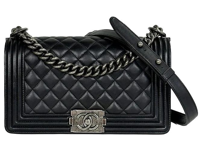 Le Boy Chanel Boy Bag Medium Silver Hardware Black Series Lambskin Preto