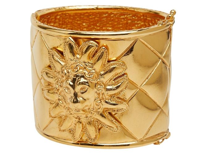 Bangles Chanel Matelassé con motivo leone D'oro