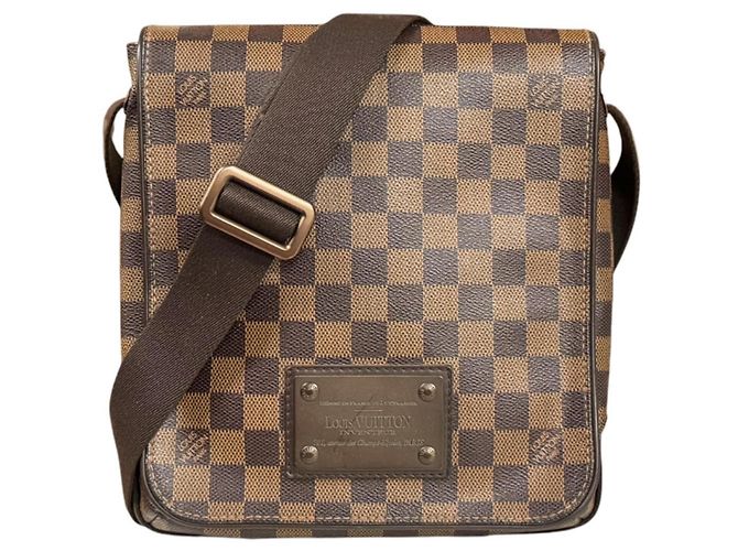 Bolsa de Ombro Louis Vuitton Brooklyn PM Damier Marrom