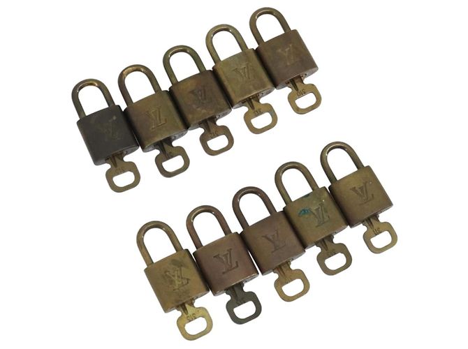 LOUIS VUITTON Padlock 10 Set Padlock metal Gold LV Auth 192560 Golden