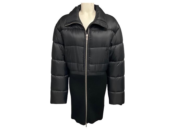 Alaïa Casaco puffer Alaia em nylon preto e malha canelada com fecho frontal