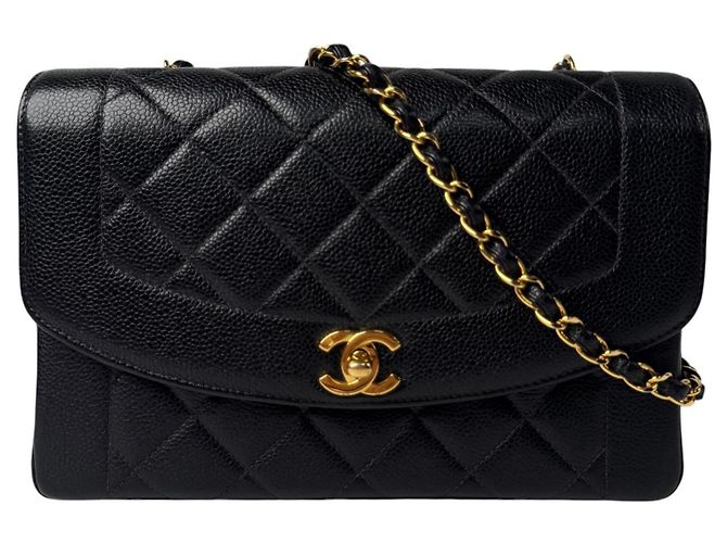 Borsa a tracolla Chanel Diana Flap Matelassé Nero