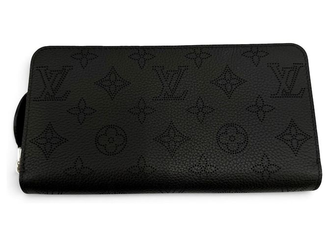 Louis Vuitton Mahina Leather Zippy Wallet Black