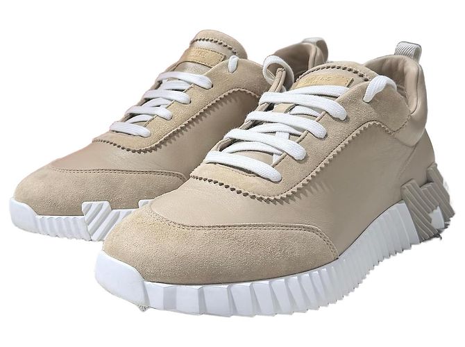 Hermès Bouncing Sneakers
Ténis em camurça de bezerro Marrom