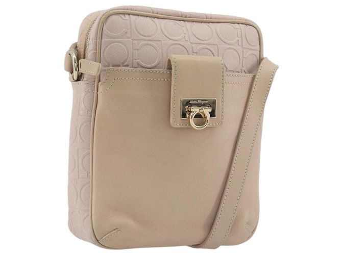 Bolso de hombro Salvatore Ferragamo Gancini de piel rosa y oro Auth 194244A Dorado