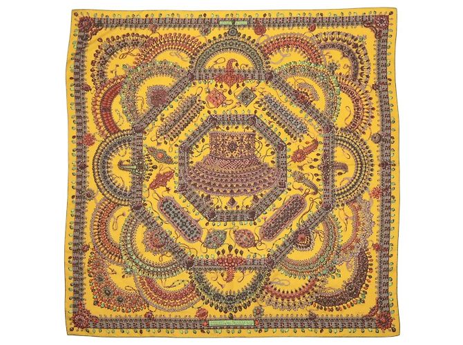 Hermès "PARURES DES MAHARAJAS" Stole Cashmere & Silk Carré Géant 140 Giallo