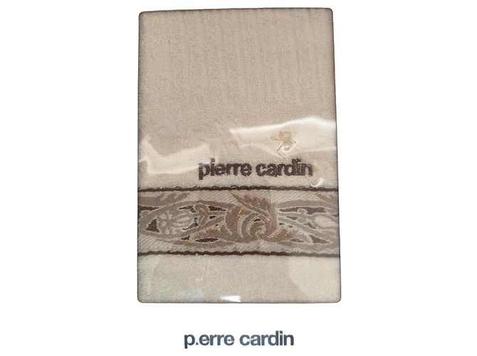 Toalla Pierre Cardin beige