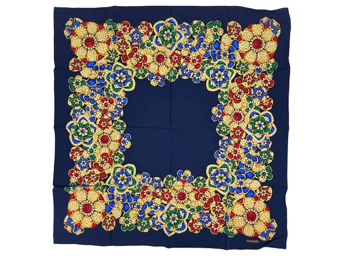 Timeless Foulard in seta blu navy Chanel