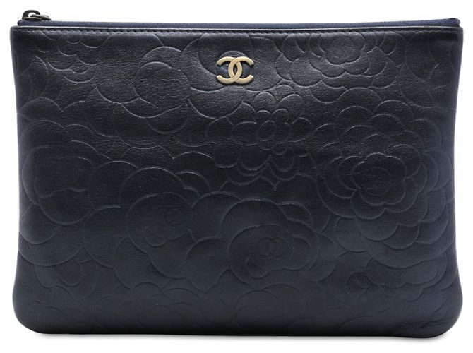 Chanel Blue Medium CC Embossed Lambskin Camellia O Case Clutch Blau Marineblau