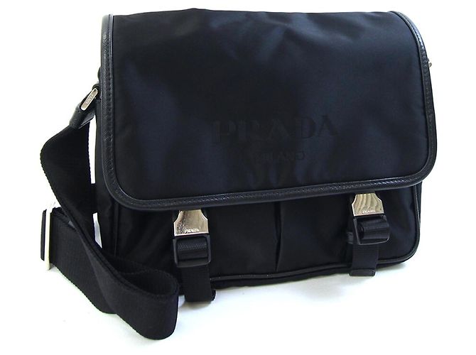 Borsa a tracolla Prada in nylon e pelle nera Nero