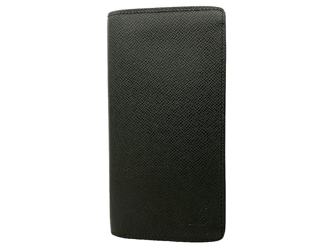 Louis Vuitton Taiga Portefeuille Brazza Wallet Grigio