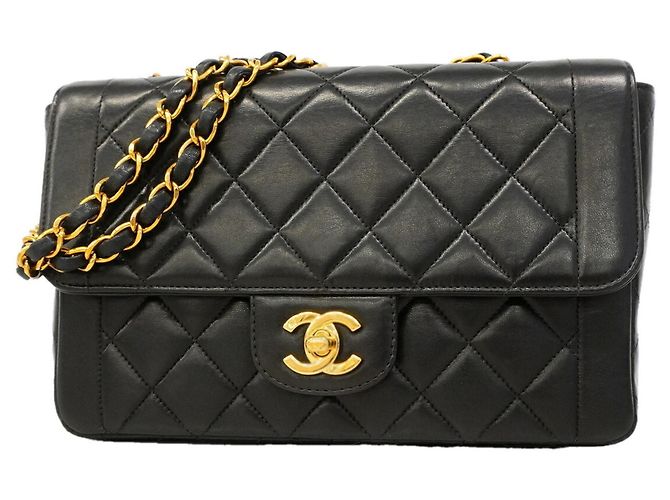 Bolsa de Ombro Chanel Matelassé Preto