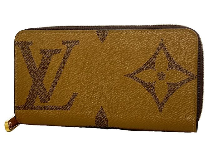 Cartera Zippy Monogram Giant Reverse Louis Vuitton Castaño