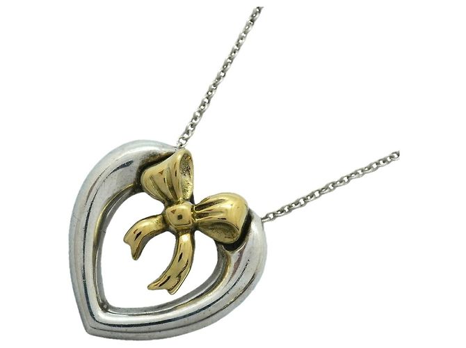 Collana Tiffany & Co. con design a cuore e fiocco
