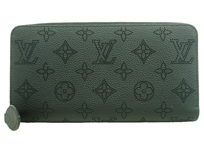 Cartera Zippy Louis Vuitton Mahina Negro