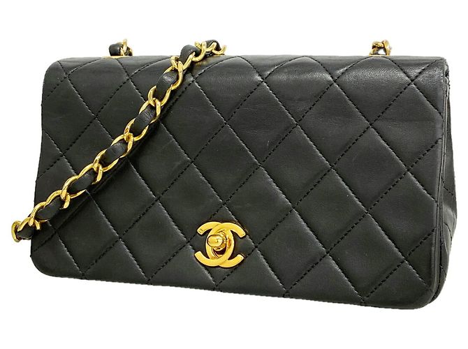 Bolsa de Ombro Chanel Matelassé com Corrente Preto