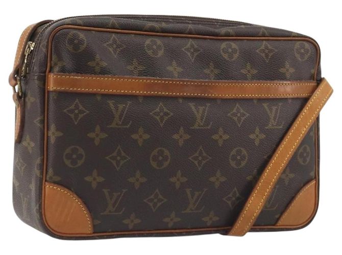 LOUIS VUITTON Bolsa de Ombro Monogram Trocadero 30 M51272 LV Auth 196202A Monograma