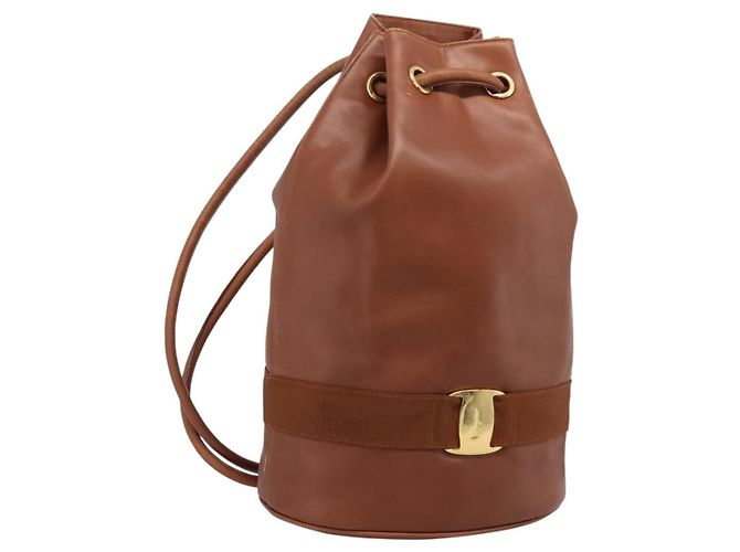 Zaino Salvatore Ferragamo Vala in pelle marrone e oro Auth ka5589 D'oro