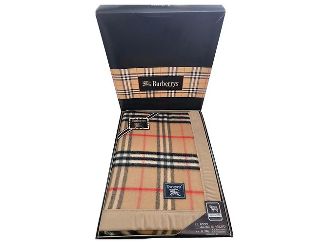 Burberrys virgin wool blanket Nova Check pattern