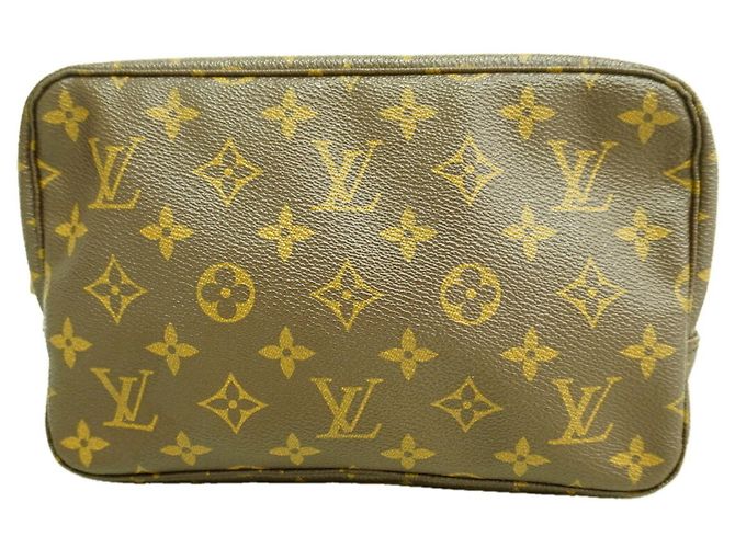 Louis Vuitton Monogram Toilette 23 Täschchen Braun