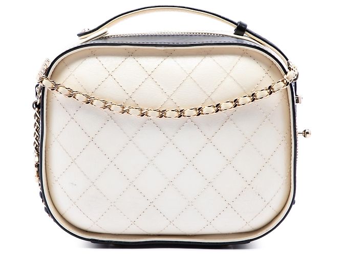 Chanel Vanity Case Small CC Matelassé em Pele de Bezerro Amassada Branca Branco Cru