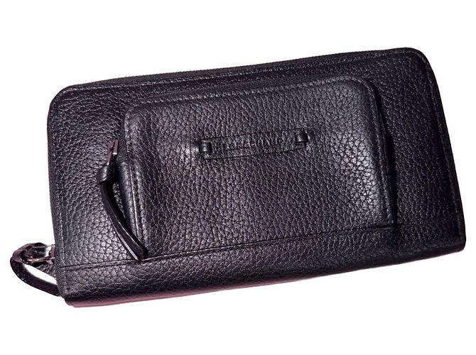 Longchamp wallet in black leather