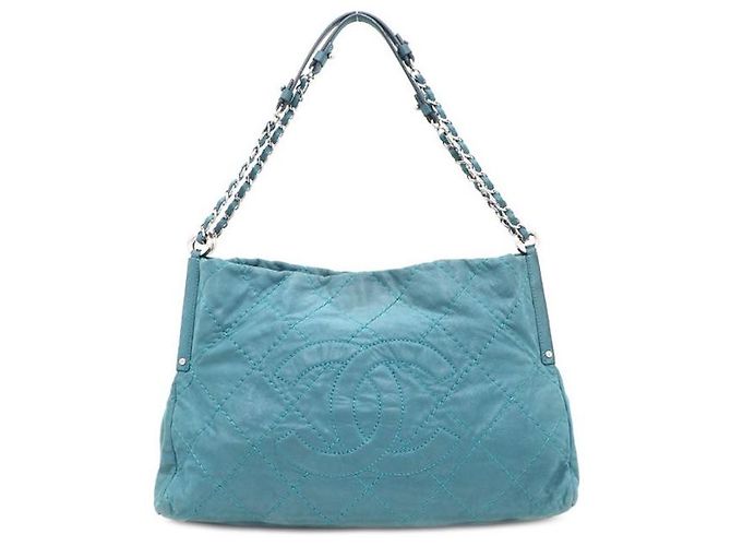 Chanel Bolsa de ombro em camurça com corrente prateada Azul