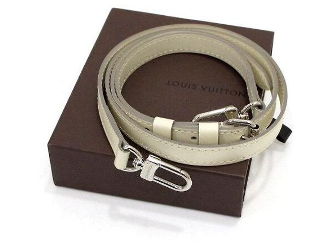 Louis Vuitton Bolsa de couro branco
Alça transversal ajustável