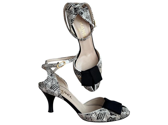 Chanel Black and White tweed Bow Heels