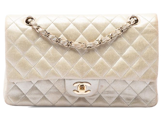 Borsa a tracolla Chanel Medium Classic Double Flap in vitello iridescente oro D'oro