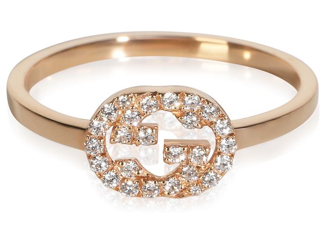 Anello Gucci Interlocking G in oro rosa e diamanti 
