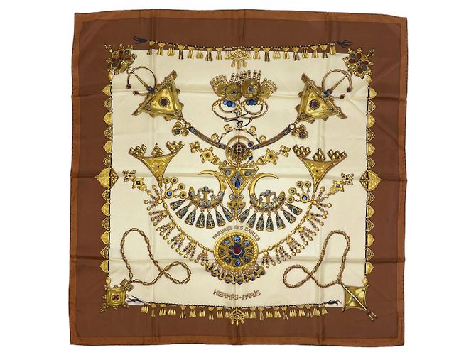 Hermès Lenço Hermes Carre 90 Parures des Sables Marrom Multicor